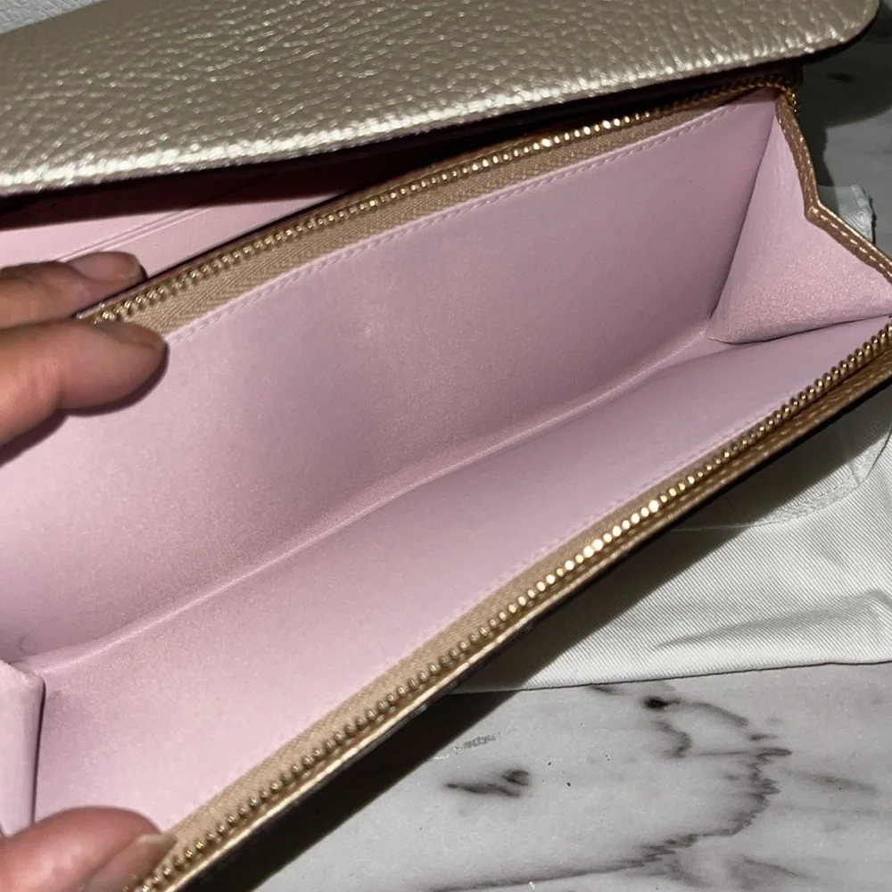 Preloved Christain Dior wallet on chain